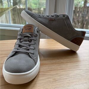 Levi’s 501 Low Top Gray Sneakers | Men’s Size 13 | Minimal Wear | Casual Shoes